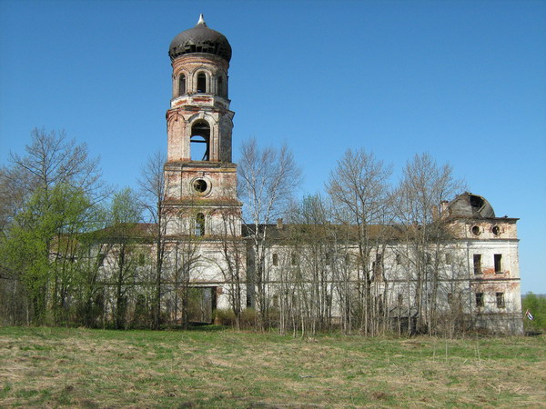 Пустынь. Исааковский Рождество-Богородицкий монастырь. общий вид в ландшафте