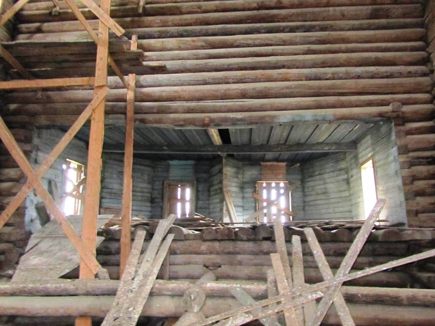 Церковь Сретения Господня, Шелоховская (Архангело) (Каргопольский район, Архангельская область). интерьер и убранство, двухчастный алтарь, вид с уровня подклета храма