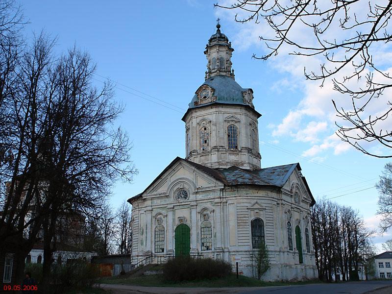 Торопец. Тихоновский женский монастырь. Церковь Покрова Пресвятой Богородицы. фасады