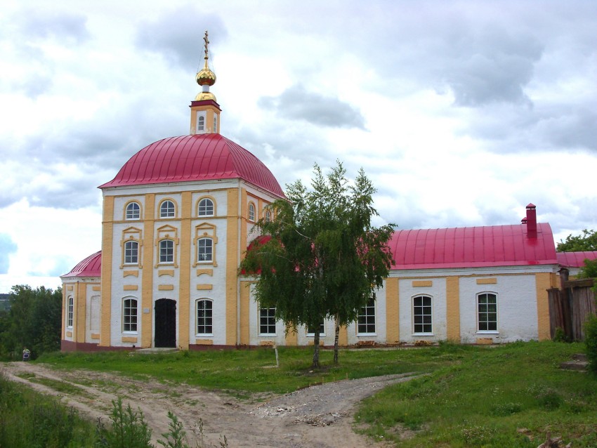 Болхов. Церковь Афанасия и Кирилла, Патриархов Александрийских. фасады, Афанасиевская церковь. Вид с севера.