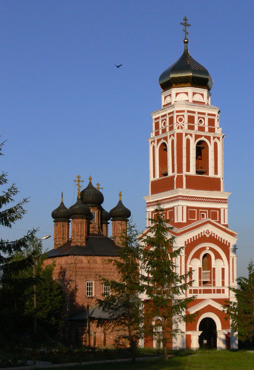 Церковь Троицы Живоначальной, Болхов (Болховский район, Орловская область). фасады