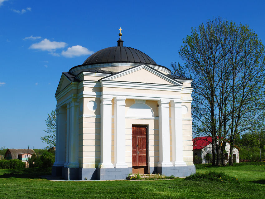 Часовня-усыпальница И. И. Лутовинова, Спасское-Лутовиново (Мценский район и г. Мценск, Орловская область). фасады, Западный фасад часовни