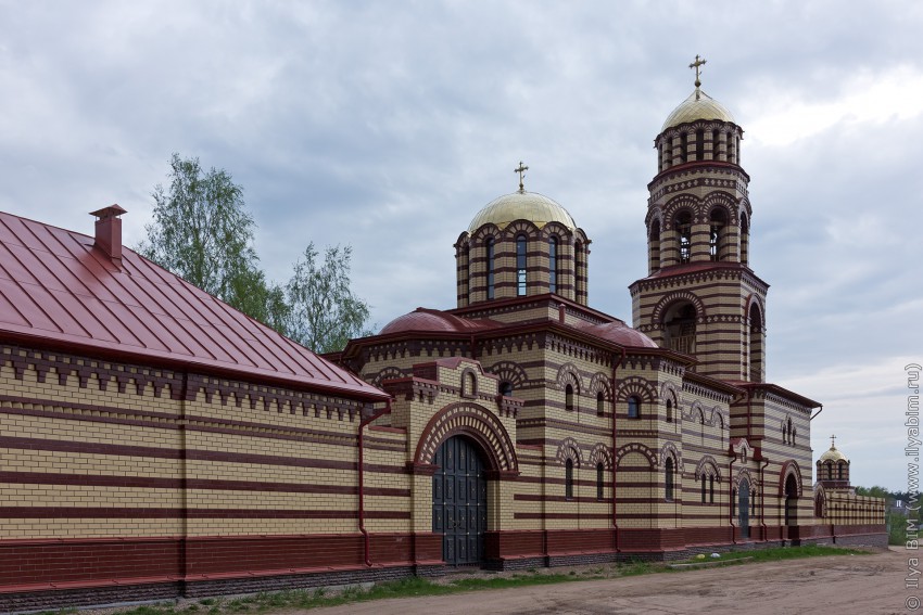 Николо-Малица. Николаевский Малицкий мужской монастырь. общий вид в ландшафте