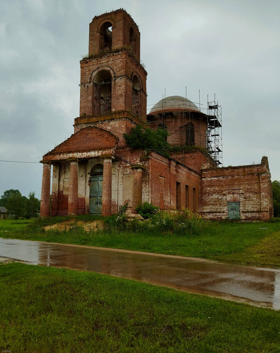 Церковь Успения Пресвятой Богородицы, Черепянь (Лебедянский район, Липецкая область). общий вид в ландшафте