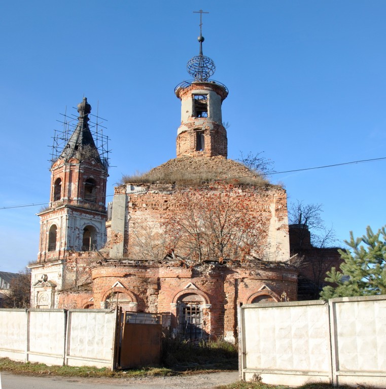 Белёв. Церковь Покрова Пресвятой Богородицы. фасады