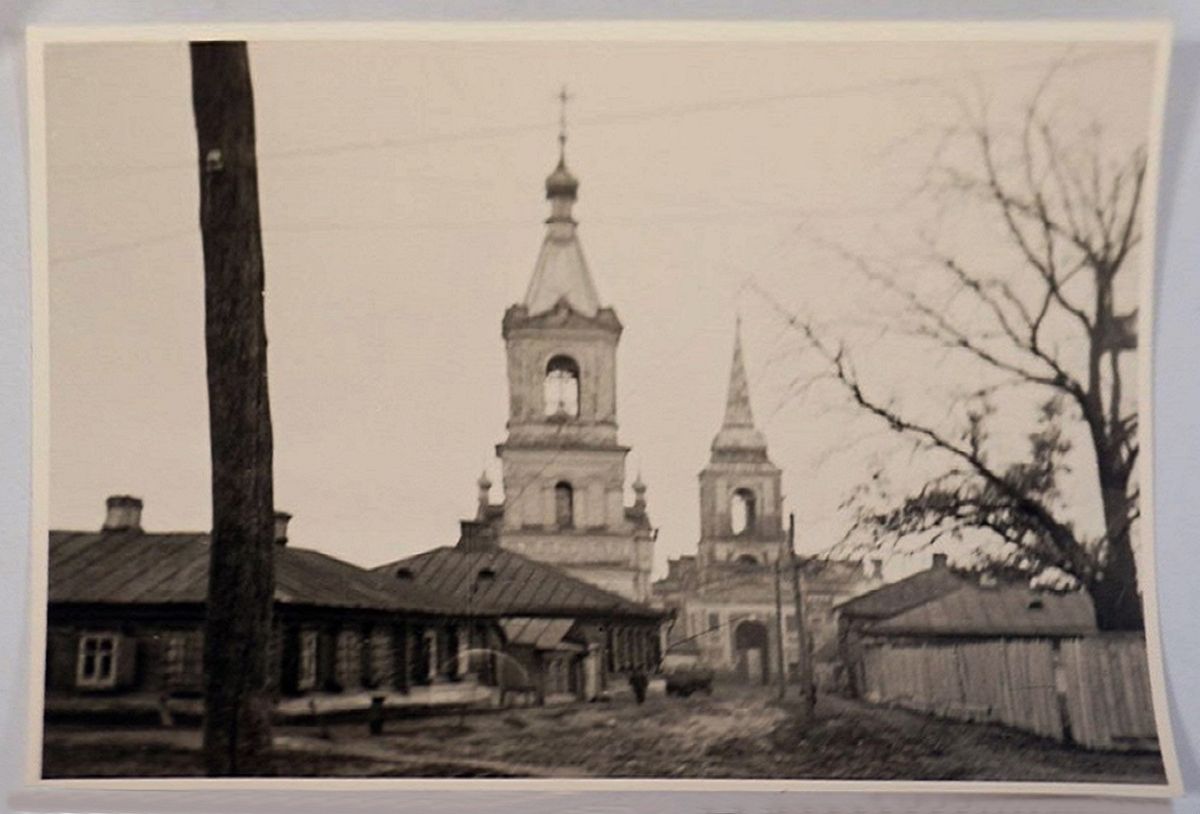 Фото 1942 г. с аукциона e-bay.de, архивная фотография. Церковь Рождества Пресвятой Богородицы, Белёв (Белёвский район, Тульская область)