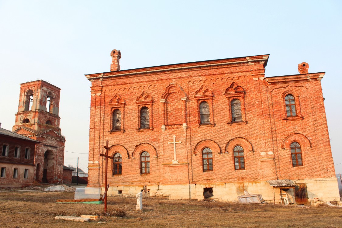 Белёв. Крестовоздвиженский монастырь. фасады, Вид с юга на колокольню и собор