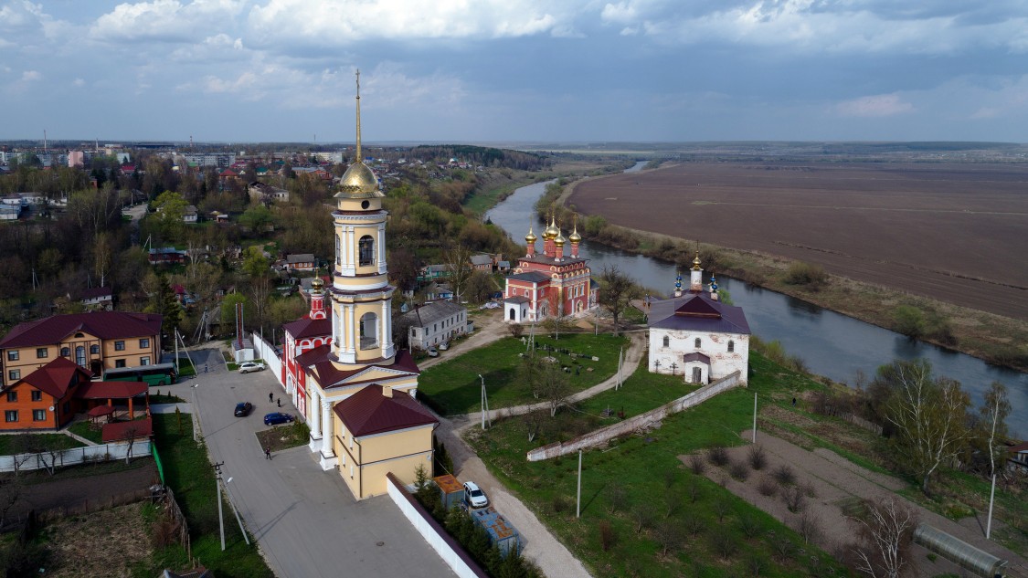 Белёв. Спасо-Преображенский монастырь. общий вид в ландшафте