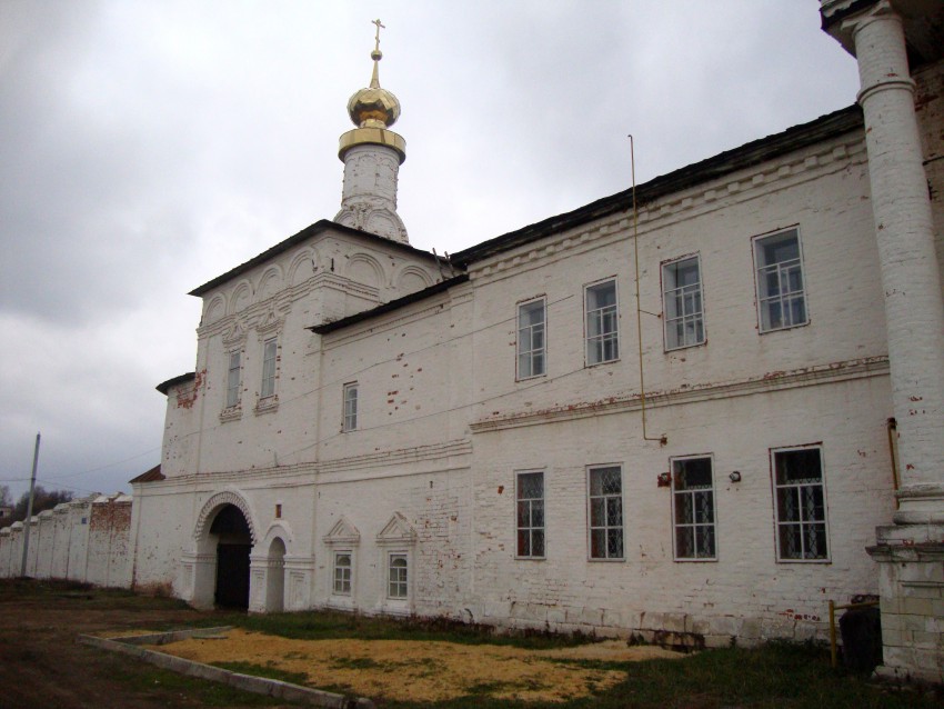 Спасо-Преображенский монастырь. Надвратная церковь Алексия, митрополита Московского, Белёв (Белёвский район, Тульская область). фасады