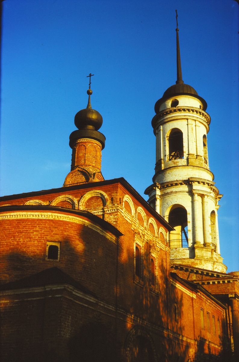архитектурные детали. Спасо-Преображенский монастырь. Надвратная церковь Алексия, митрополита Московского, Белёв (Белёвский район, Тульская область)