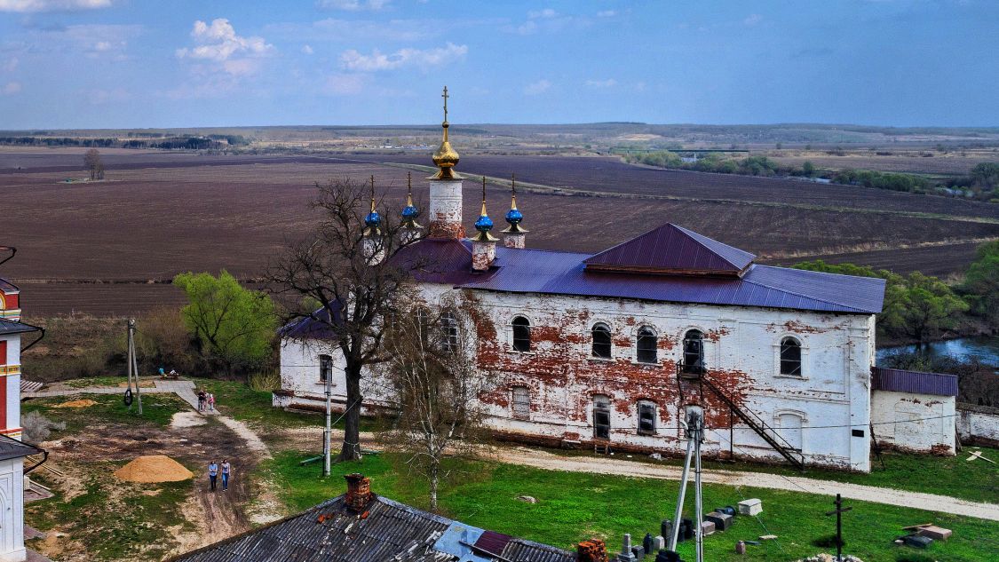 Белёв. Спасо-Преображенский монастырь. Церковь Введения во храм Пресвятой Богородицы. фасады