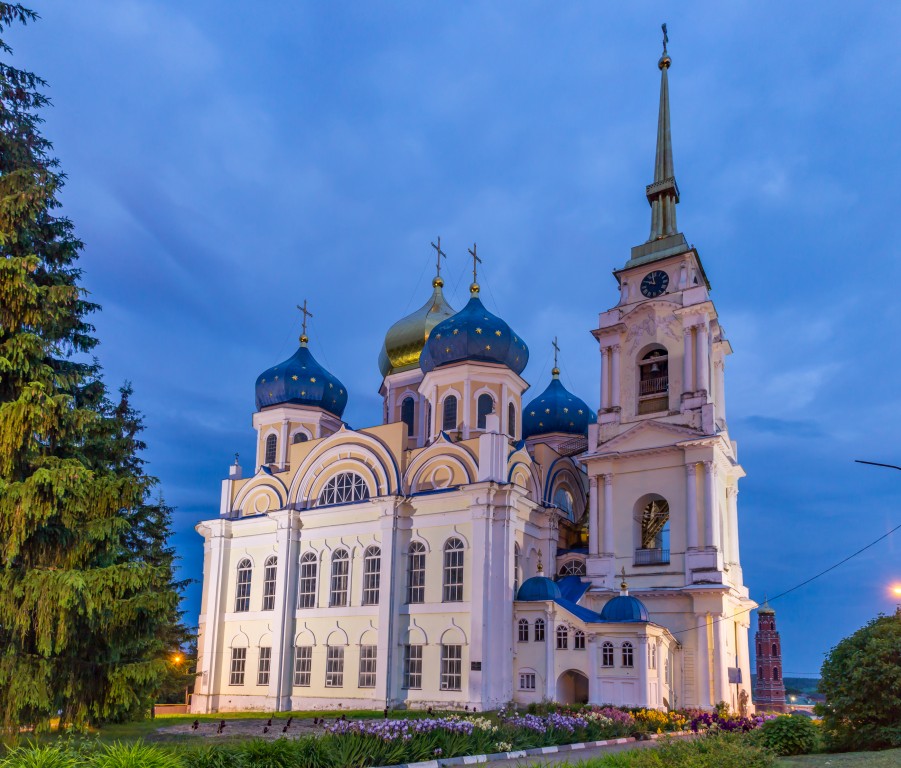 Собор Преображения Господня, Болхов (Болховский район, Орловская область). фасады, Вечерний вид