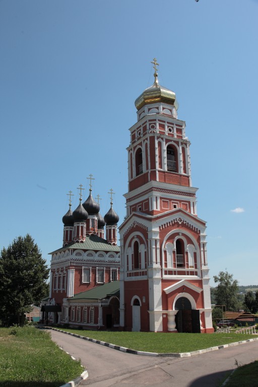 Церковь Троицы Живоначальной, Болхов (Болховский район, Орловская область). фасады
