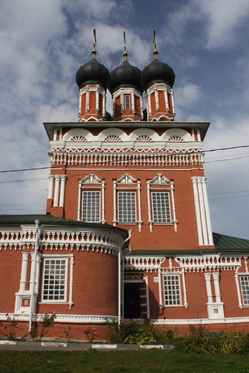Церковь Троицы Живоначальной, Болхов (Болховский район, Орловская область). фасады