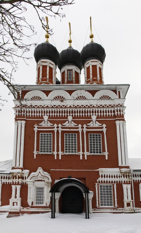 Церковь Троицы Живоначальной, Болхов (Болховский район, Орловская область). фасады