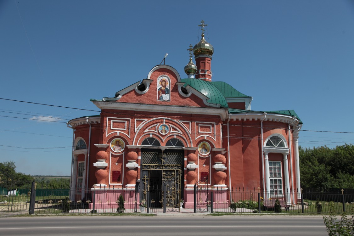 Болхов. Церковь Георгия Победоносца. фасады