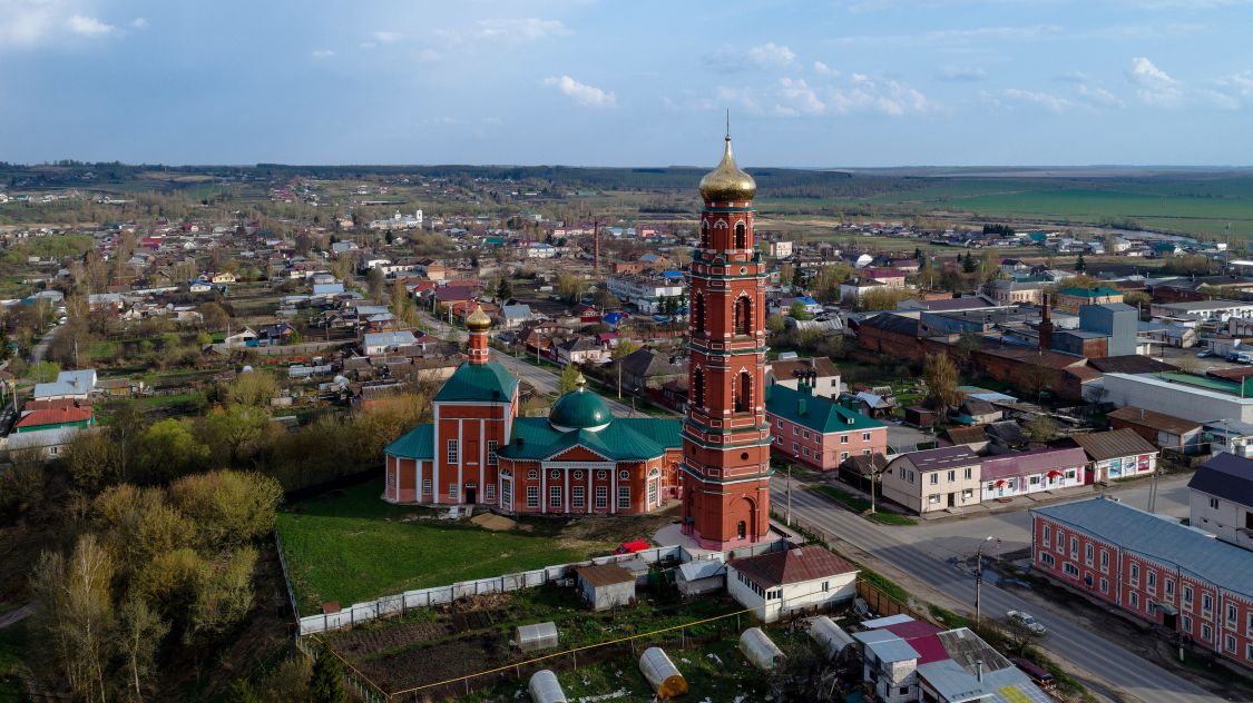 Болхов. Церковь Георгия Победоносца. общий вид в ландшафте