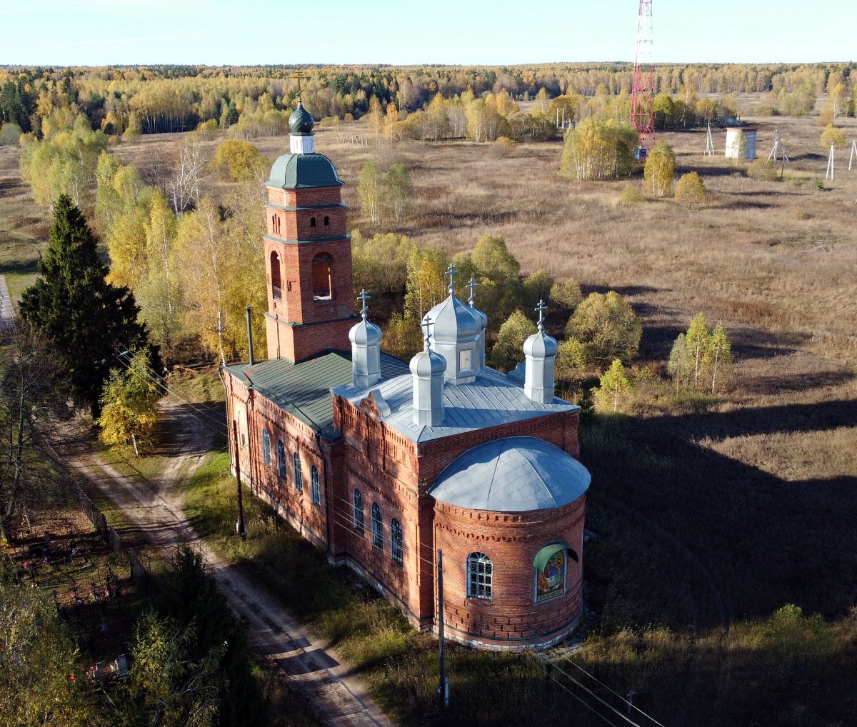 Церковь Троицы Живоначальной, Троица (Егорьевский городской округ, Московская область). общий вид в ландшафте