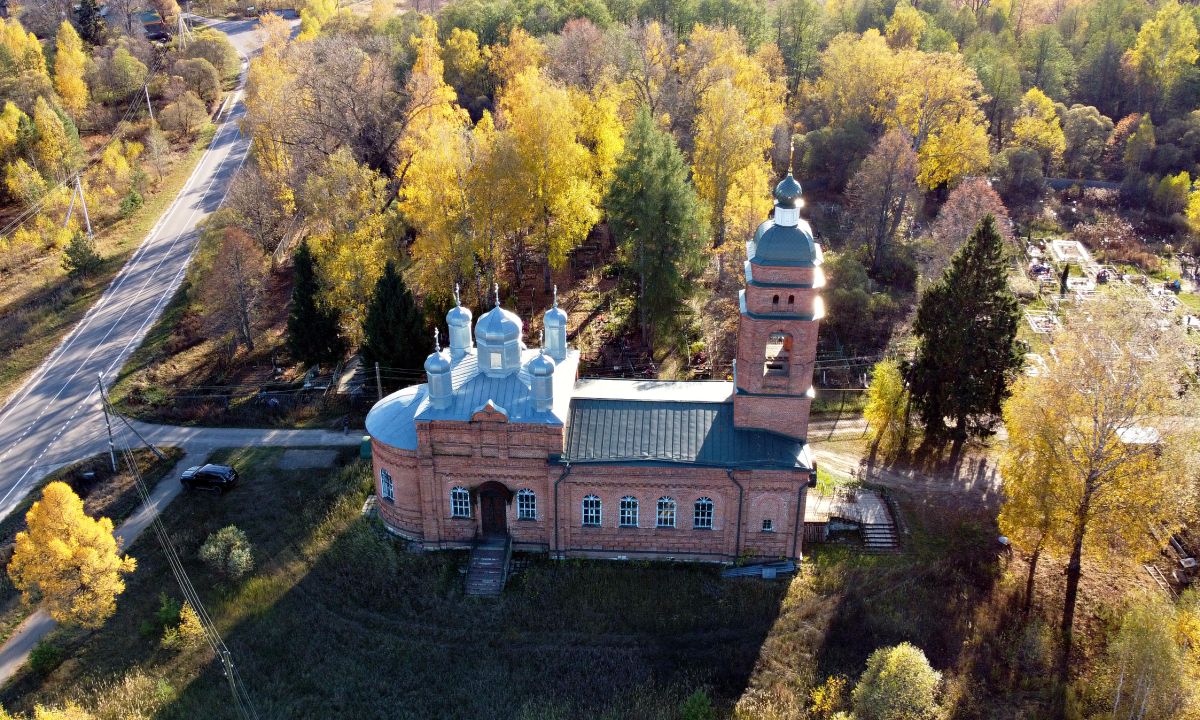 Церковь Троицы Живоначальной, Троица (Егорьевский городской округ, Московская область). общий вид в ландшафте
