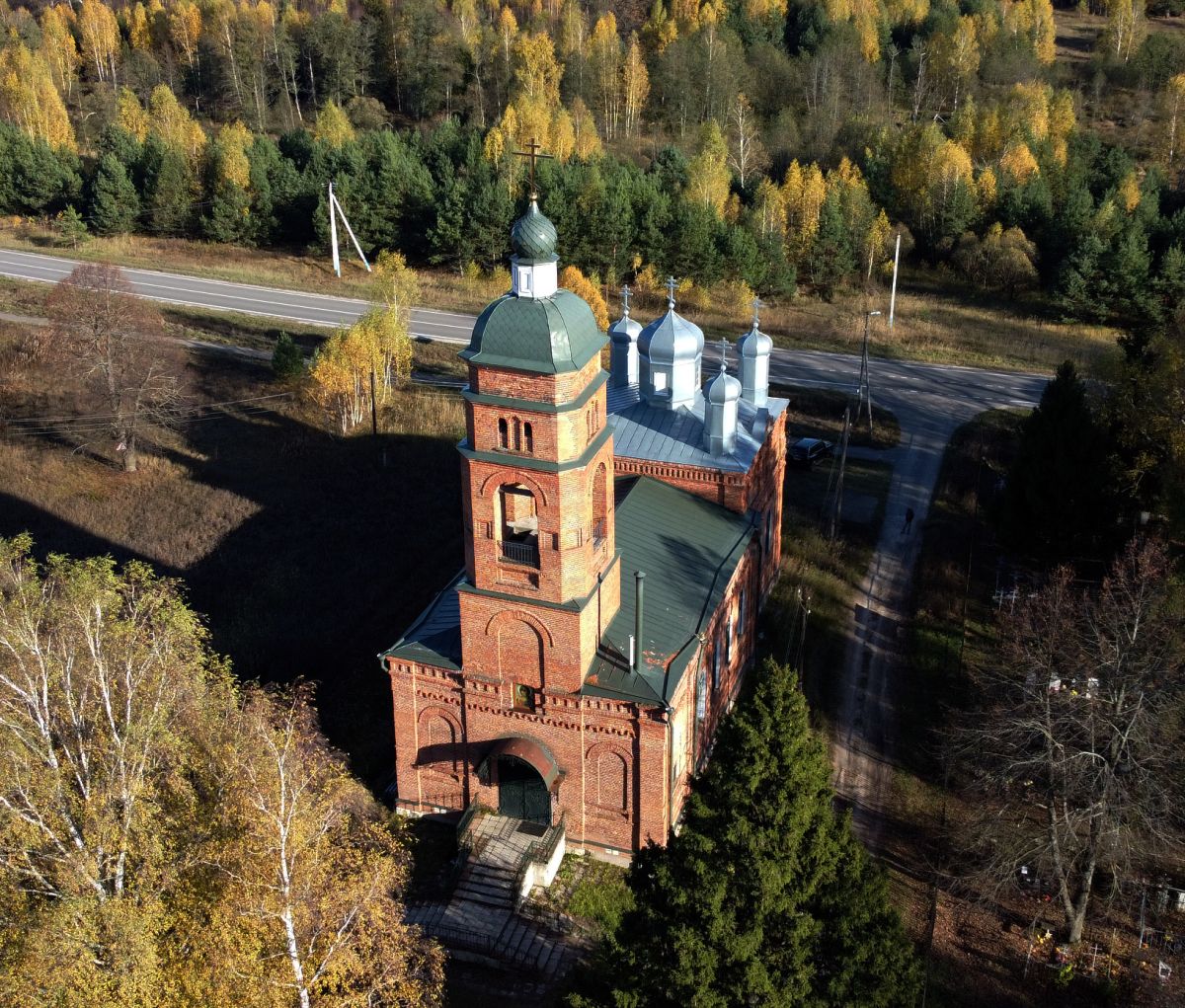 Церковь Троицы Живоначальной, Троица (Егорьевский городской округ, Московская область). общий вид в ландшафте