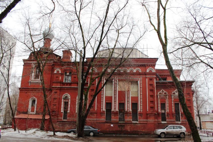 Церковь Троицы Живоначальной при бывшем приюте Бахрушиных, Алексеевский (Северо-Восточный административный округ (СВАО), г. Москва). фасады, Вид с юга
