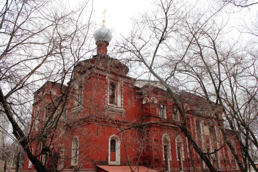 Церковь Троицы Живоначальной при бывшем приюте Бахрушиных, Алексеевский (Северо-Восточный административный округ (СВАО), г. Москва). фасады, Вид с юго-запада