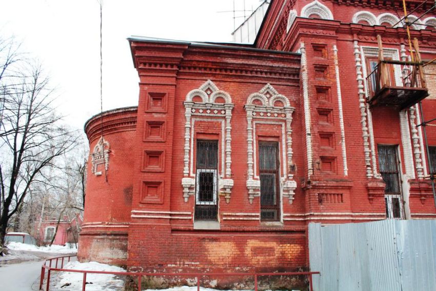 Церковь Троицы Живоначальной при бывшем приюте Бахрушиных, Алексеевский (Северо-Восточный административный округ (СВАО), г. Москва). архитектурные детали, Фрагмент северного фасада