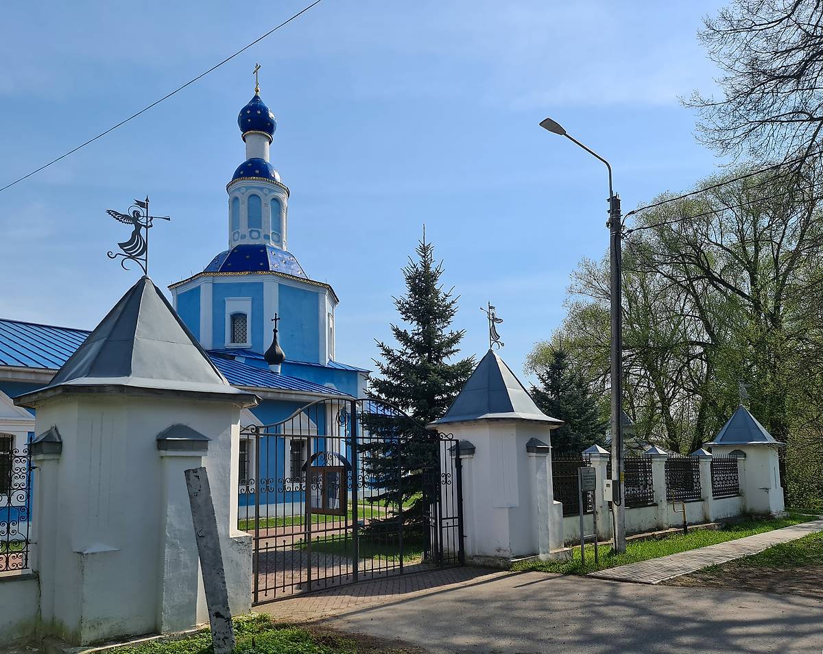 Вид с юго-запада, общий вид в ландшафте. Церковь Успения Пресвятой Богородицы, Ногинск (Богородский городской округ, Московская область)