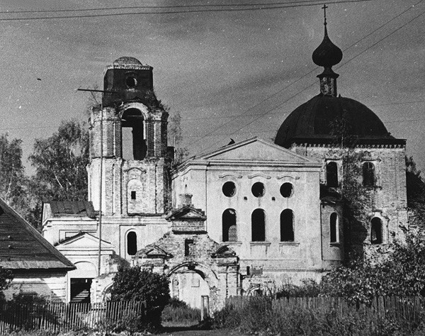 Семигорье. Церковь Благовещения Пресвятой Богородицы. архивная фотография, Южный фасад в 1974 году