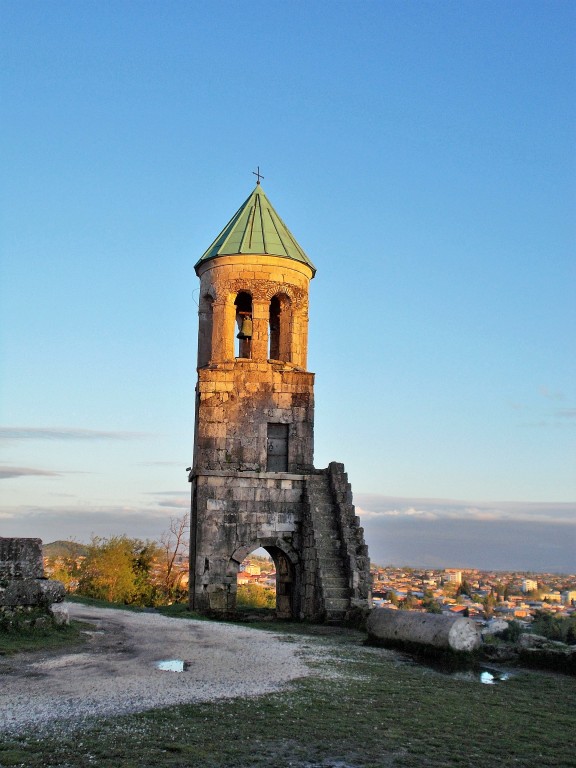 Собор Успения Пресвятой Богородицы (Баграти), Кутаиси (Имеретия, Грузия). архитектурные детали, Колокольня