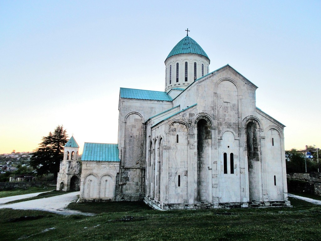 Собор Успения Пресвятой Богородицы (Баграти), Кутаиси (Имеретия, Грузия). фасады, вид с востока