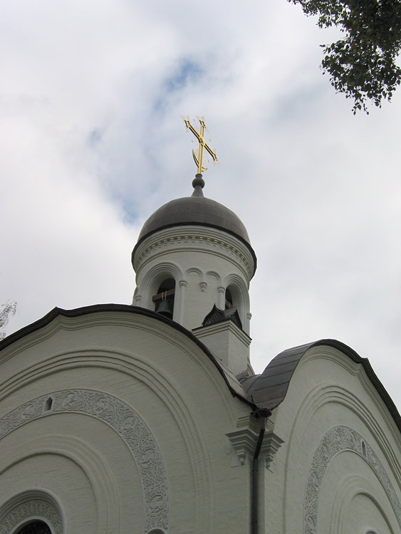 Щукино. Церковь Пантелеимона Целителя при Центральном военном клиническом госпитале ФСБ РФ. архитектурные детали