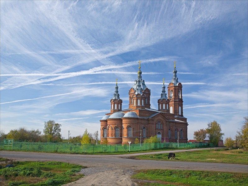 Мордово. Церковь Михаила Архангела. общий вид в ландшафте