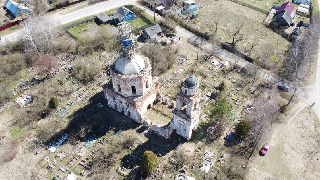 Церковь Похвалы Пресвятой Богородицы, Дмитровское (Калининский район, Тверская область). общий вид в ландшафте