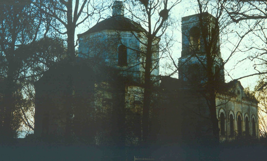 Васильевское. Церковь Василия Великого. фасады, 1991