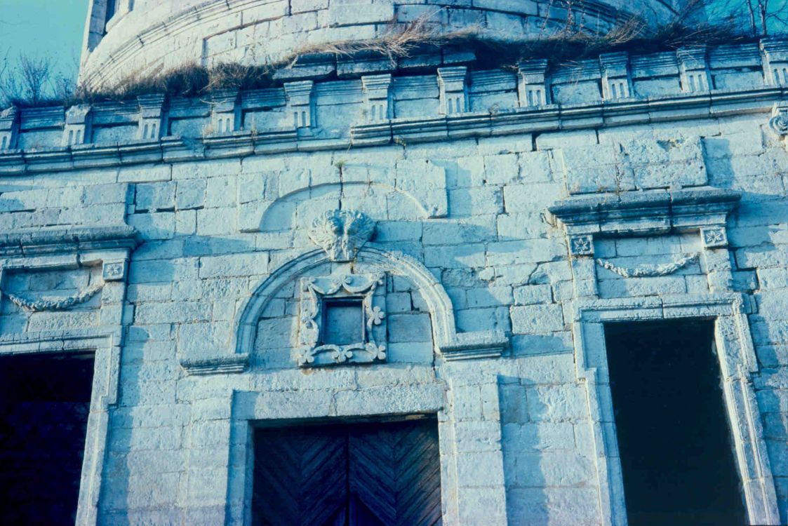 Ушаковские Горки. Церковь Николая Чудотворца. архитектурные детали, 1994