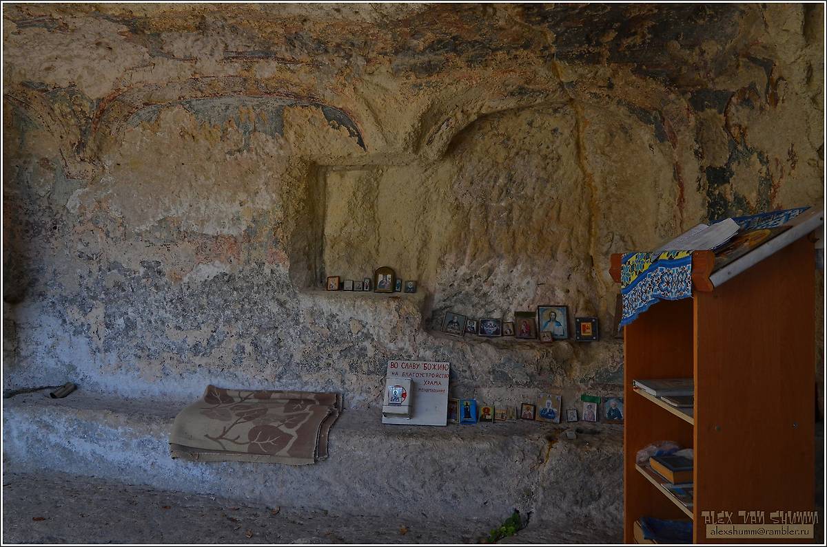 интерьер и убранство. Неизвестная церковь, Черкес-Кермен, урочище (Бахчисарайский район, Республика Крым)