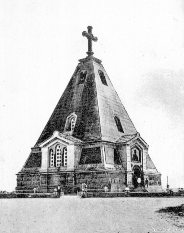 Церковь Николая Чудотворца на Братском кладбище, Севастополь (Нахимовский район, г. Севастополь). архивная фотография, Северная сторона Севастополя. Фото конца 19 века.  С сайта http://poluostrov-krym.com/dostoprimechatelnosti/svyatyni-kryma/khram-sv-nikolaya-sevastopol.html