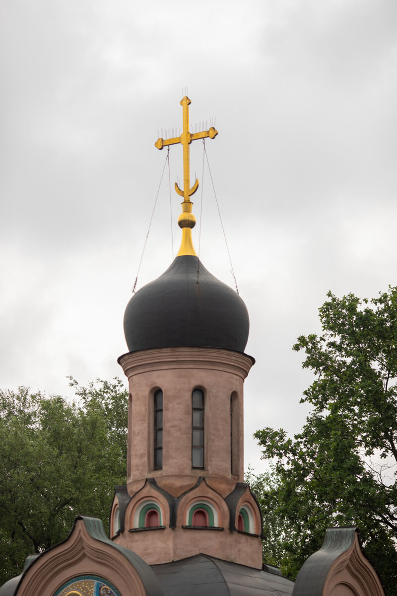Храм-часовня Ксении Петербургской на Лианозовском кладбище, Лианозовское кладбище (Мытищинский городской округ и гг. Долгопрудный, Лобня, Московская область). архитектурные детали