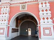 Даниловский. Данилов мужской монастырь. Надвратная церковь Симеона Столпника