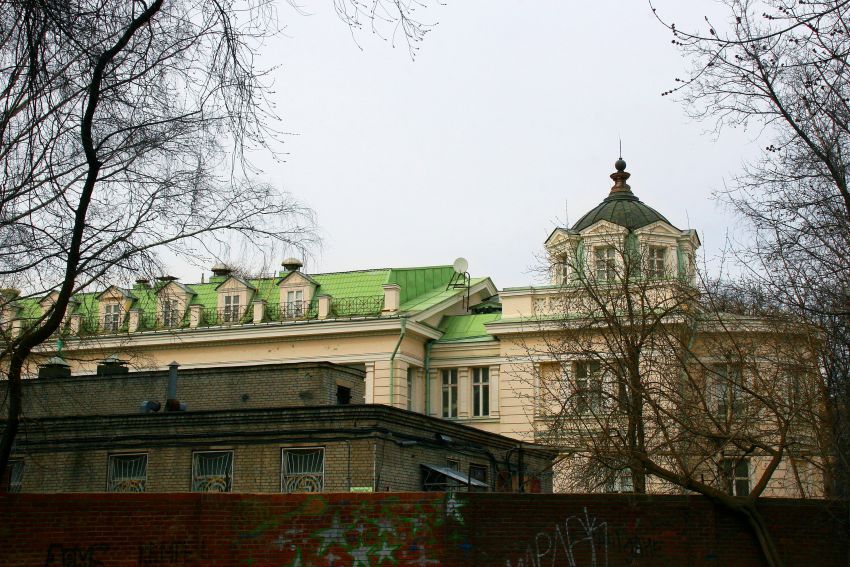 Домовая церковь Покрова Пресвятой Богородицы при бывшем Доме призрения бедными имени Т.Г. Гурьевой, Даниловский (Южный административный округ (ЮАО), г. Москва). фасады