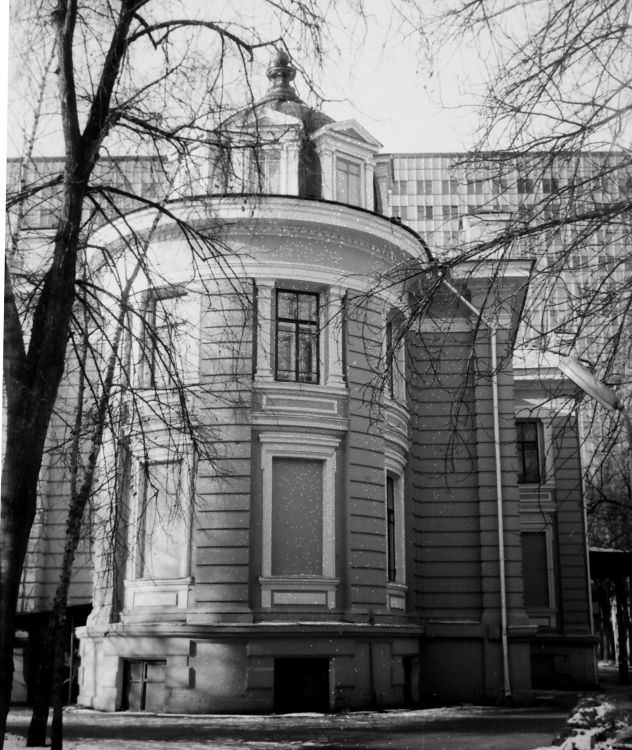 Домовая церковь Покрова Пресвятой Богородицы при бывшем Доме призрения бедными имени Т.Г. Гурьевой, Даниловский (Южный административный округ (ЮАО), г. Москва). фасады