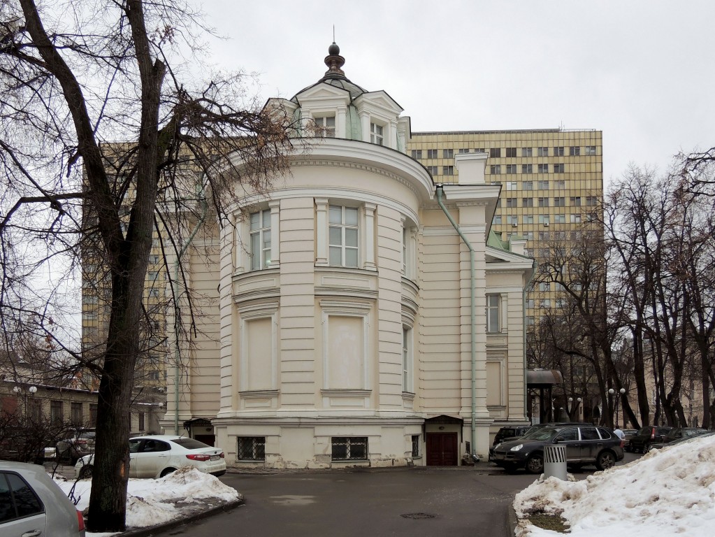 Домовая церковь Покрова Пресвятой Богородицы при бывшем Доме призрения бедными имени Т.Г. Гурьевой, Даниловский (Южный административный округ (ЮАО), г. Москва). фасады