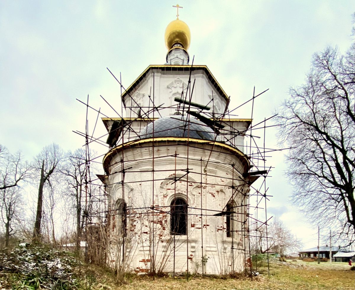 Церковь Троицы Живоначальной, Нижний Ландех (Пестяковский район, Ивановская область). документальные фотографии, Вид с востока