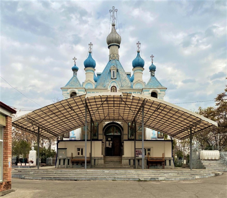 Прочие страны, Узбекистан, Ташкент. Церковь Александра Невского. фасады, Навес перед главным входом