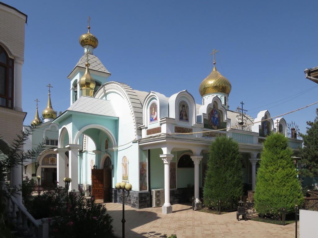 Ташкент. Троице-Никольский женский монастырь. фасады, Церковь Троицы Живоначальной на территории монастыря