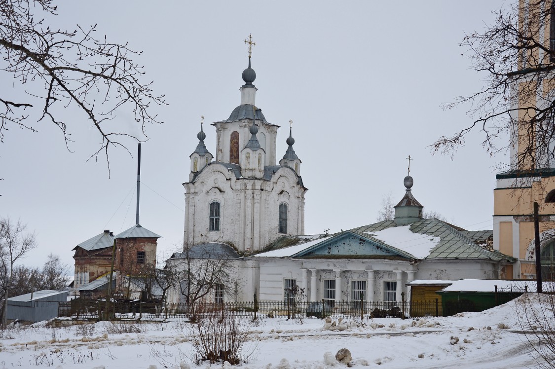 Церковь Троицы Живоначальной, Крапивна (Щёкинский район, Тульская область). фасады, Вид на Никольский собор и Троицкую церковь