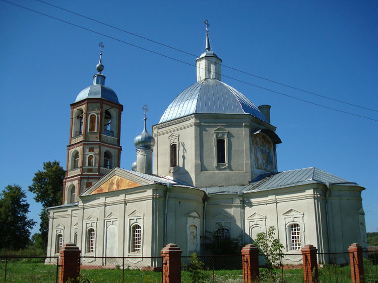 Церковь Троицы Живоначальной, Троицкое (Жуковский район, Калужская область). фасады