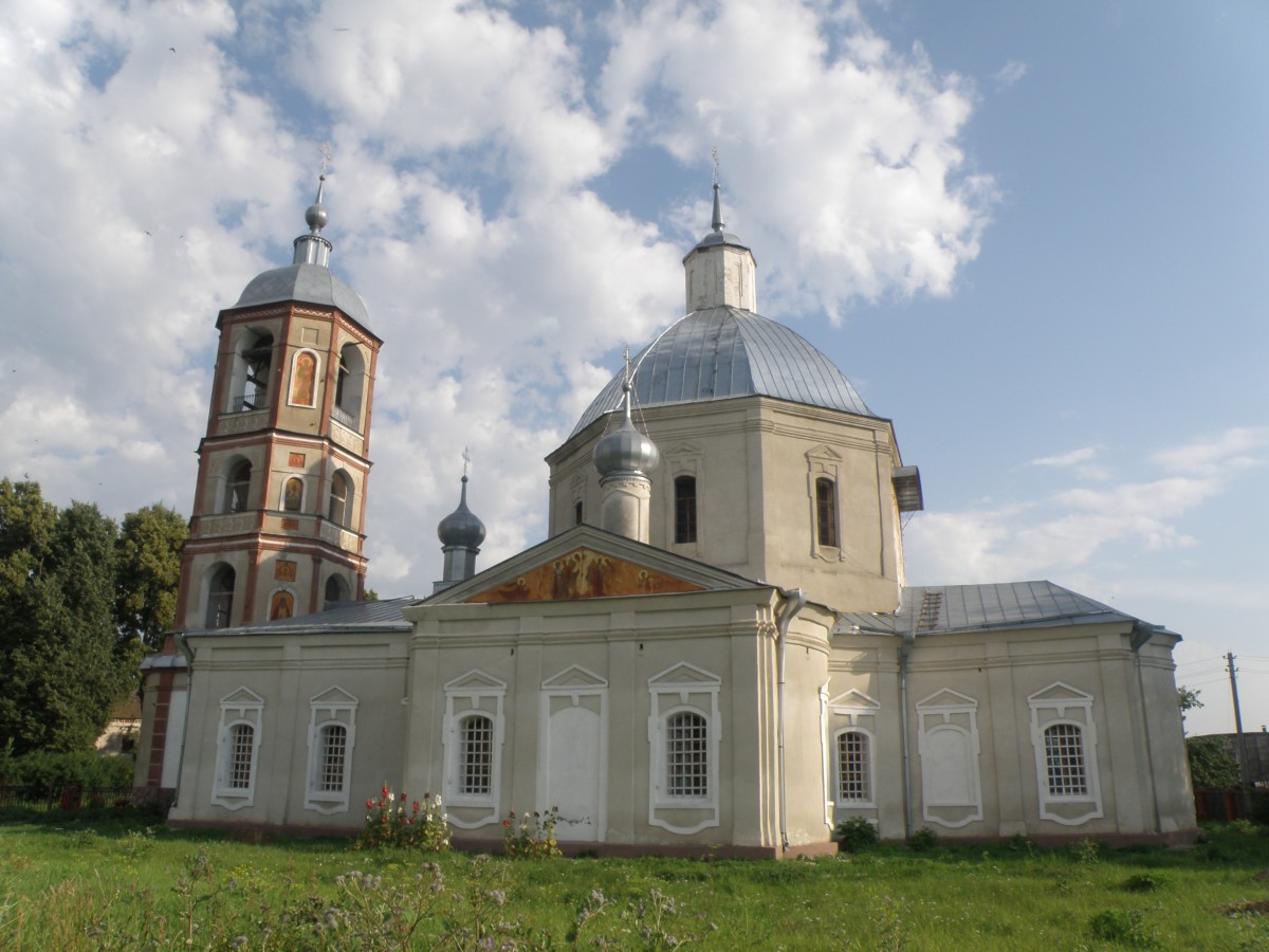 Церковь Троицы Живоначальной, Троицкое (Жуковский район, Калужская область). фасады