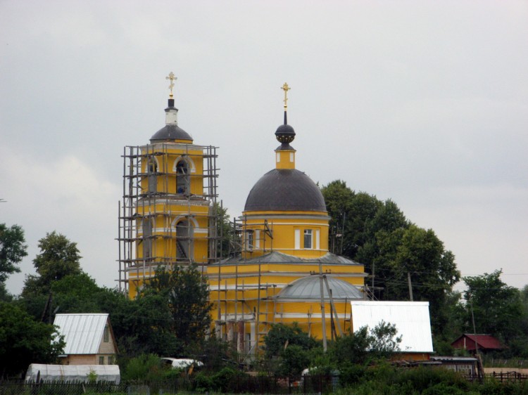 Крюково. Церковь Николая Чудотворца. общий вид в ландшафте